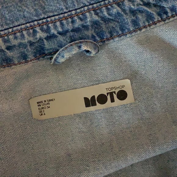 Blue Jean Button Up // - Picture 4 of 4